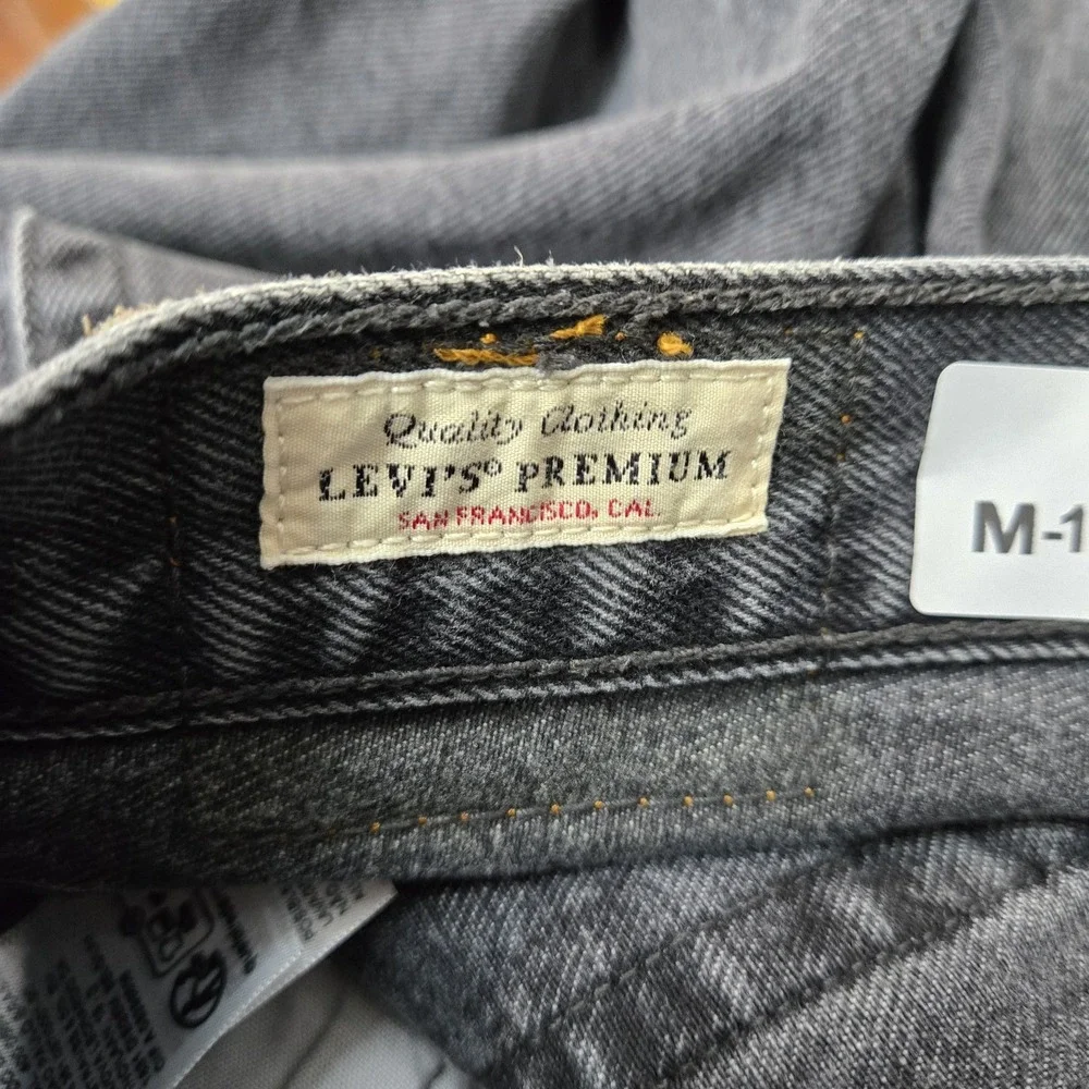 Levis *please carefully